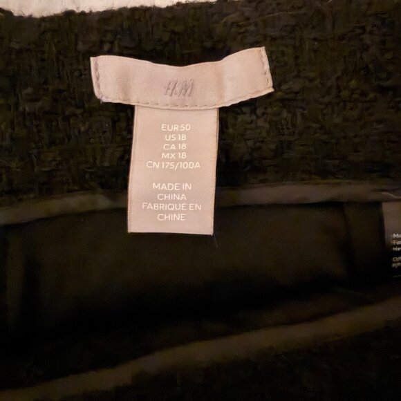 H&M Black Bouclé Tweed Mini Skirt – Rhinestone Button Front, Size 18 - Picture 6 of 8